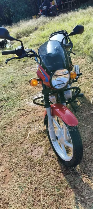 Bajaj Boxer 125 2025 Red