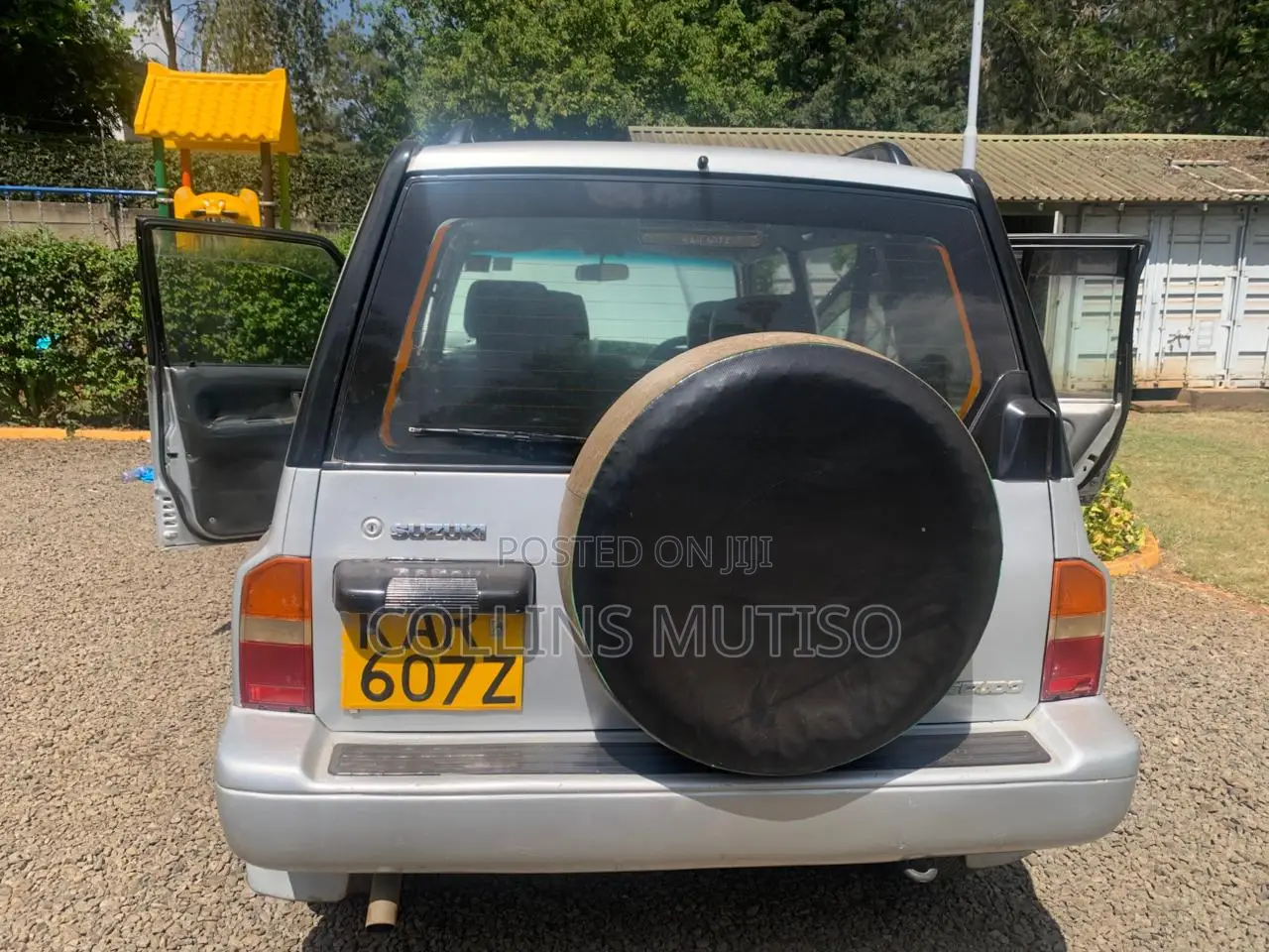 Suzuki Escudo 1997 Silver