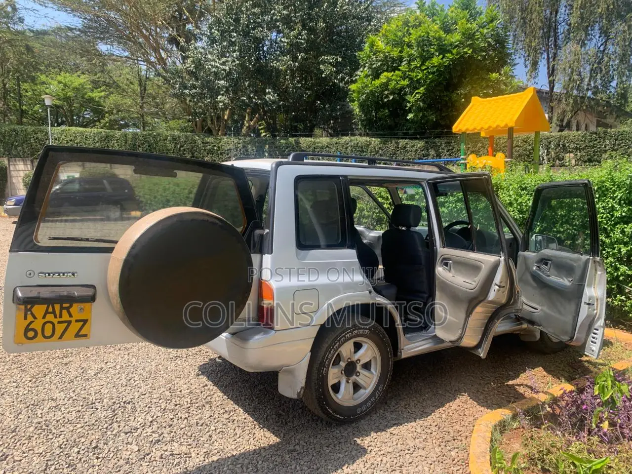 Suzuki Escudo 1997 Silver