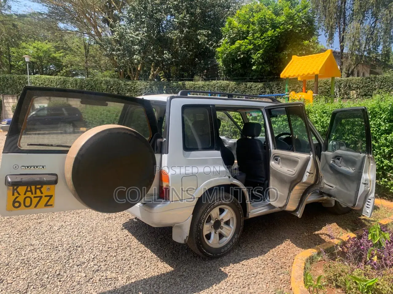 Suzuki Escudo 1997 Silver