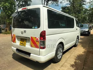 Toyota HiAce 2014 White