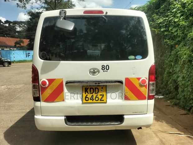 Toyota HiAce 2014 White - thumbnail 4