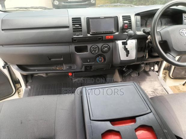 Toyota HiAce 2014 White - thumbnail 7