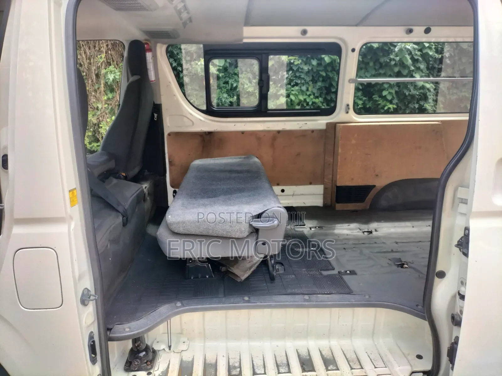 Toyota HiAce 2014 White