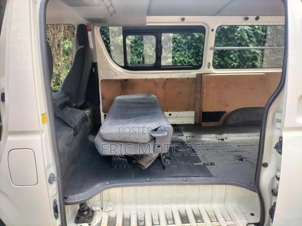 Toyota HiAce 2014 White - thumbnail 9