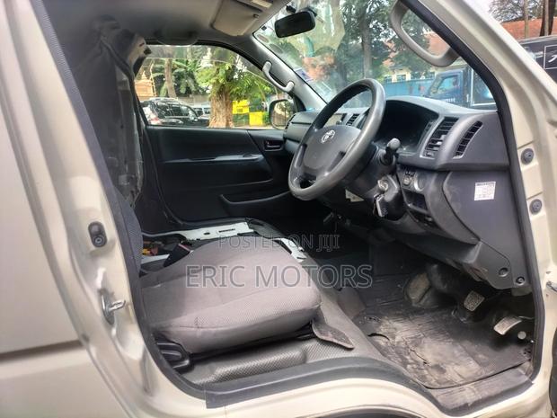 Toyota HiAce 2014 White - thumbnail 12