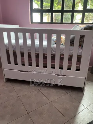 Baby Crib + Matress, Bed Sheet and Bumper Set