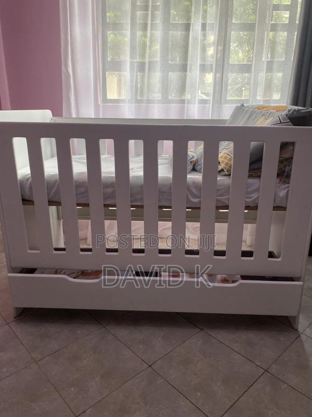 Baby Crib + Matress, Bed Sheet and Bumper Set - thumbnail 3