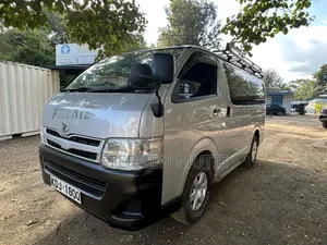 Toyota HiAce 2015 Silver