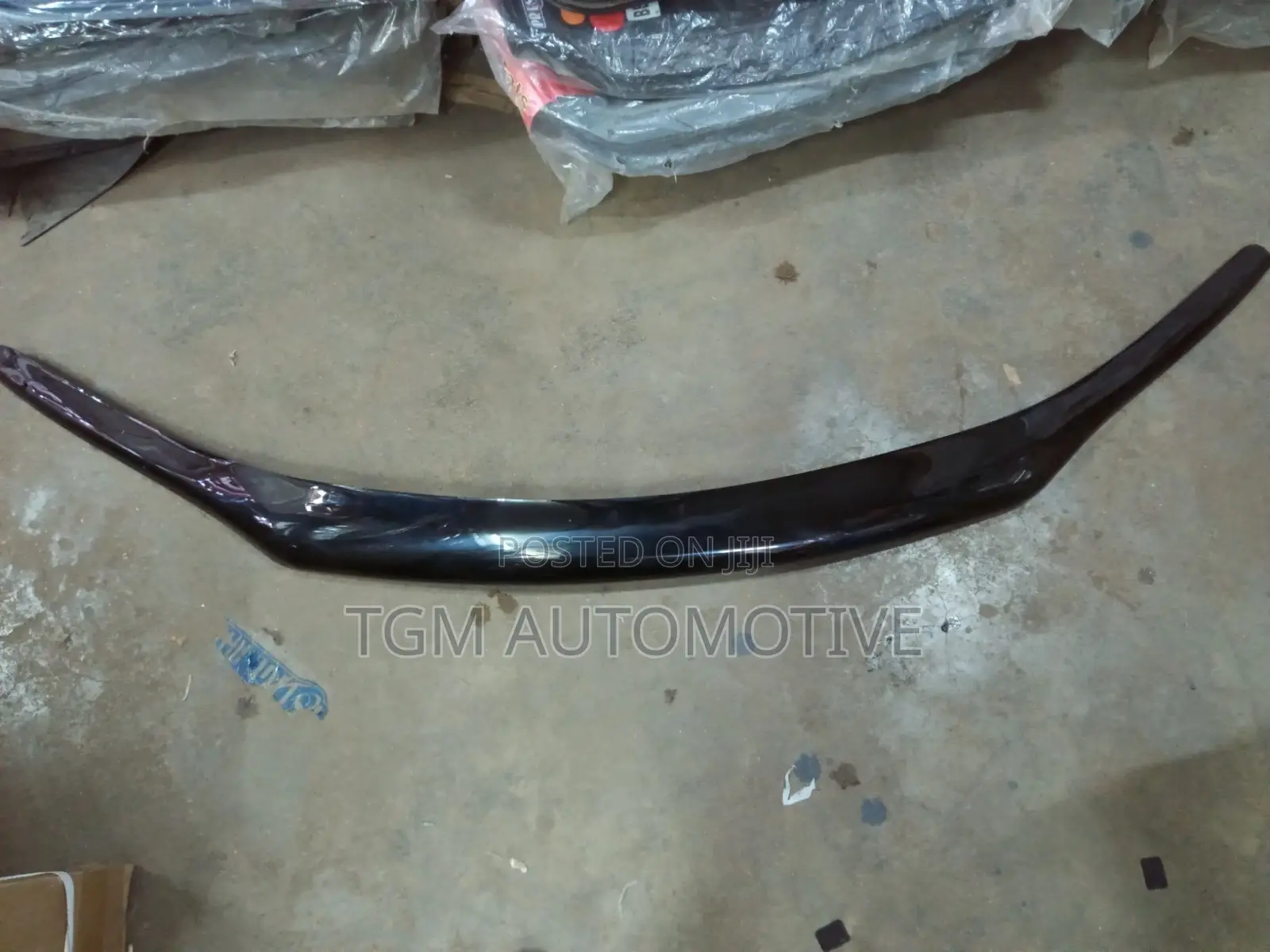 Bonnet Mate Hilux Revo