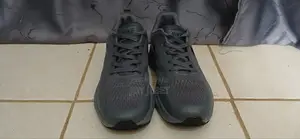 Nike Zoom Size 42