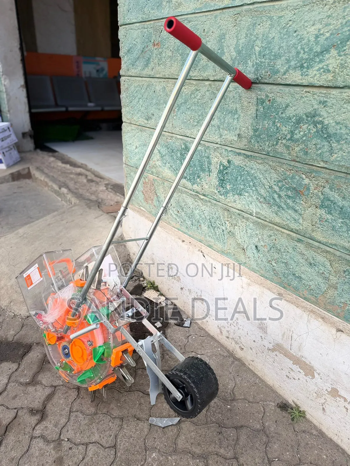Hamd Push Seed Planter With Fertilizer Applicator