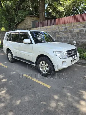 Mitsubishi Pajero 2012 White