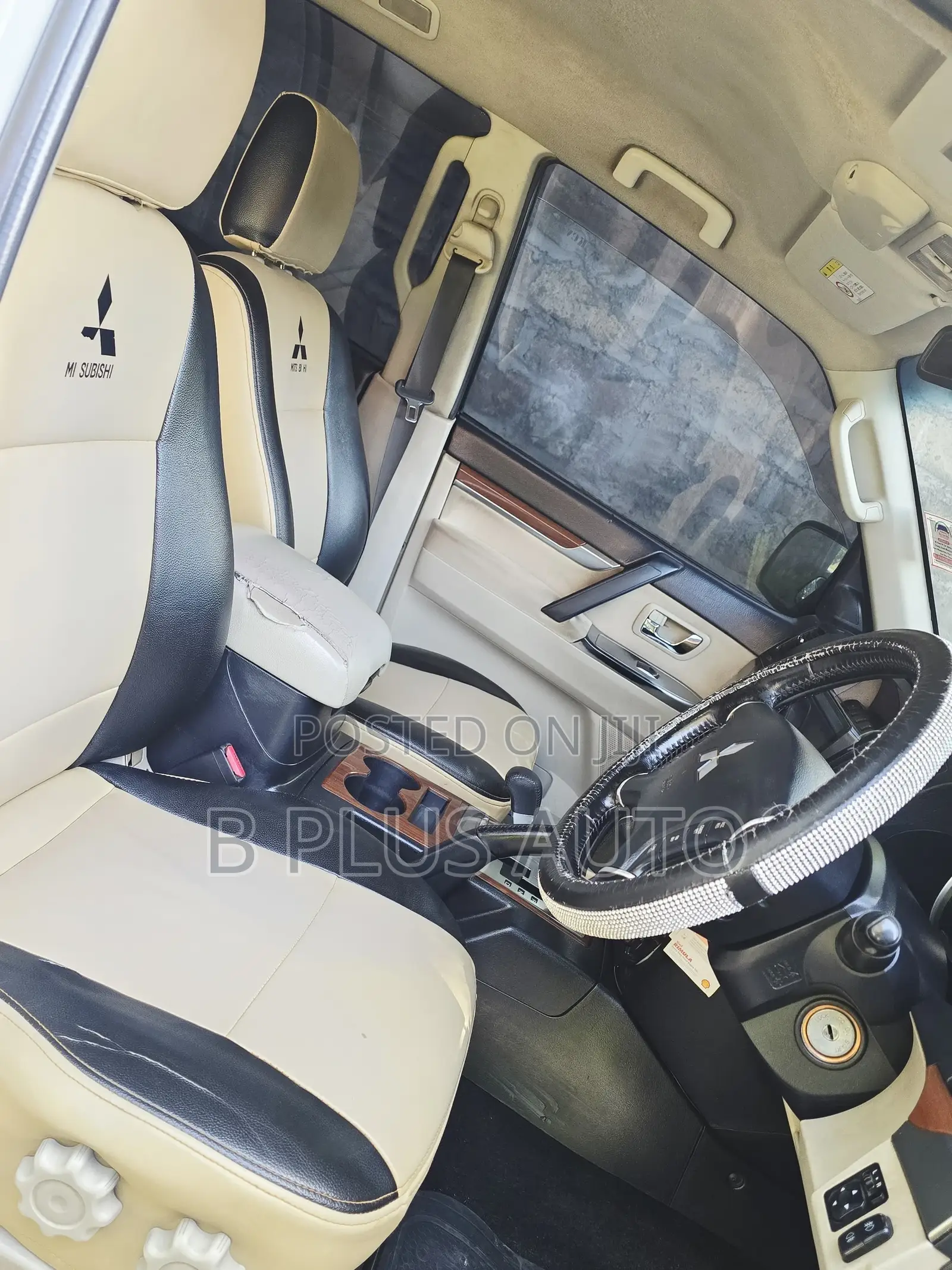 Mitsubishi Pajero 2012 White