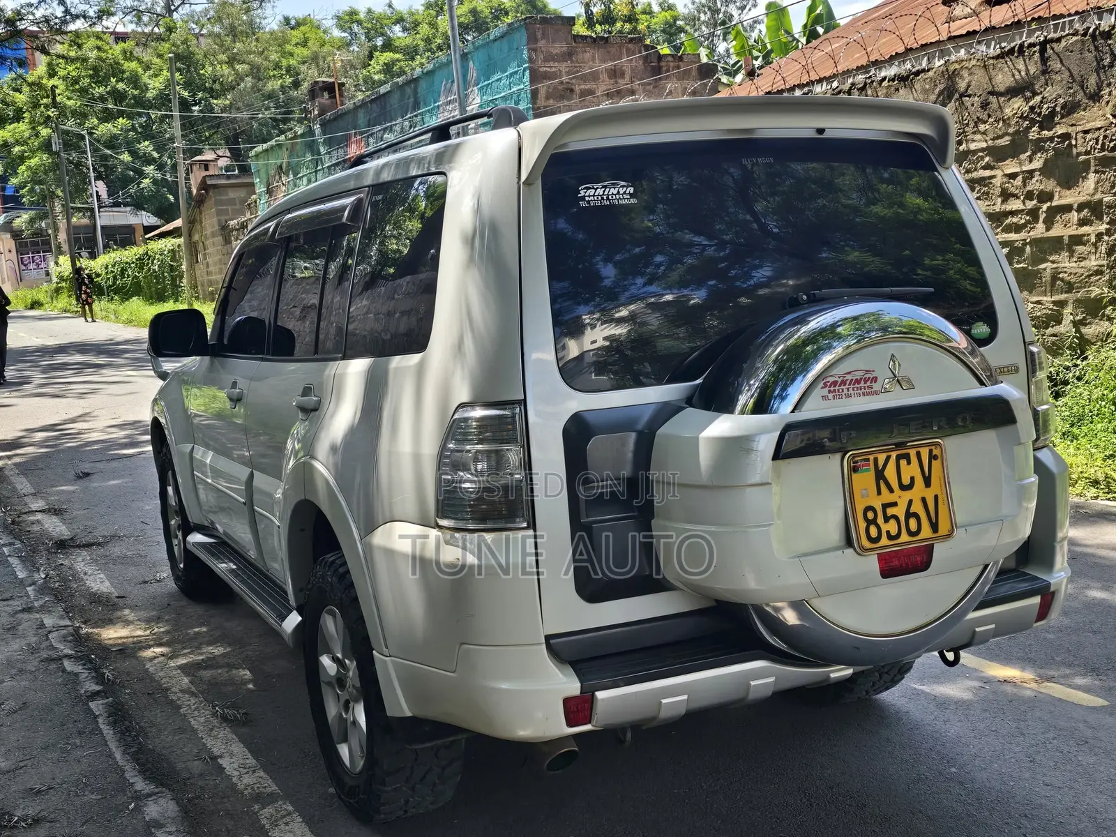 Mitsubishi Pajero 2012 White