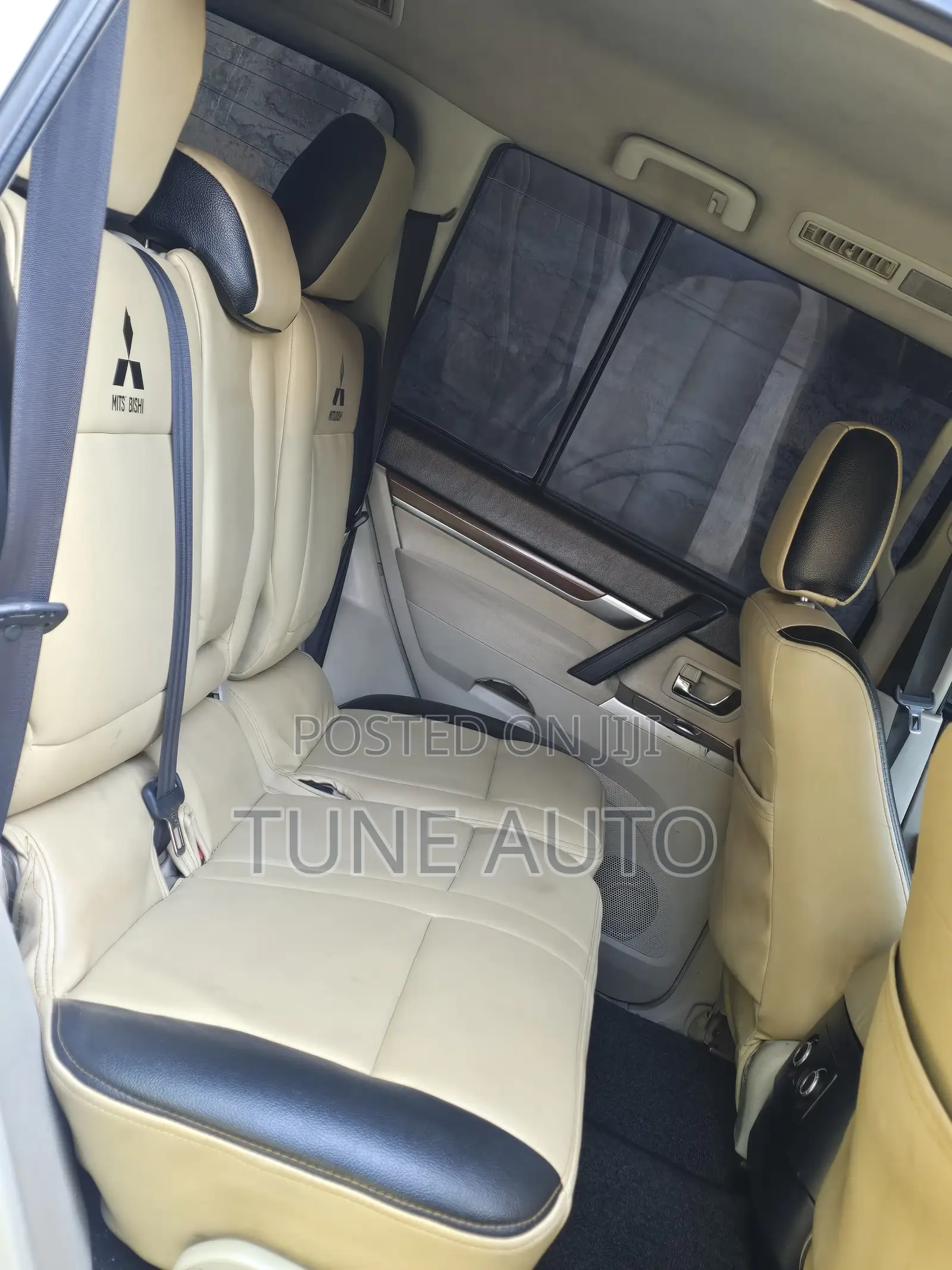 Mitsubishi Pajero 2012 White