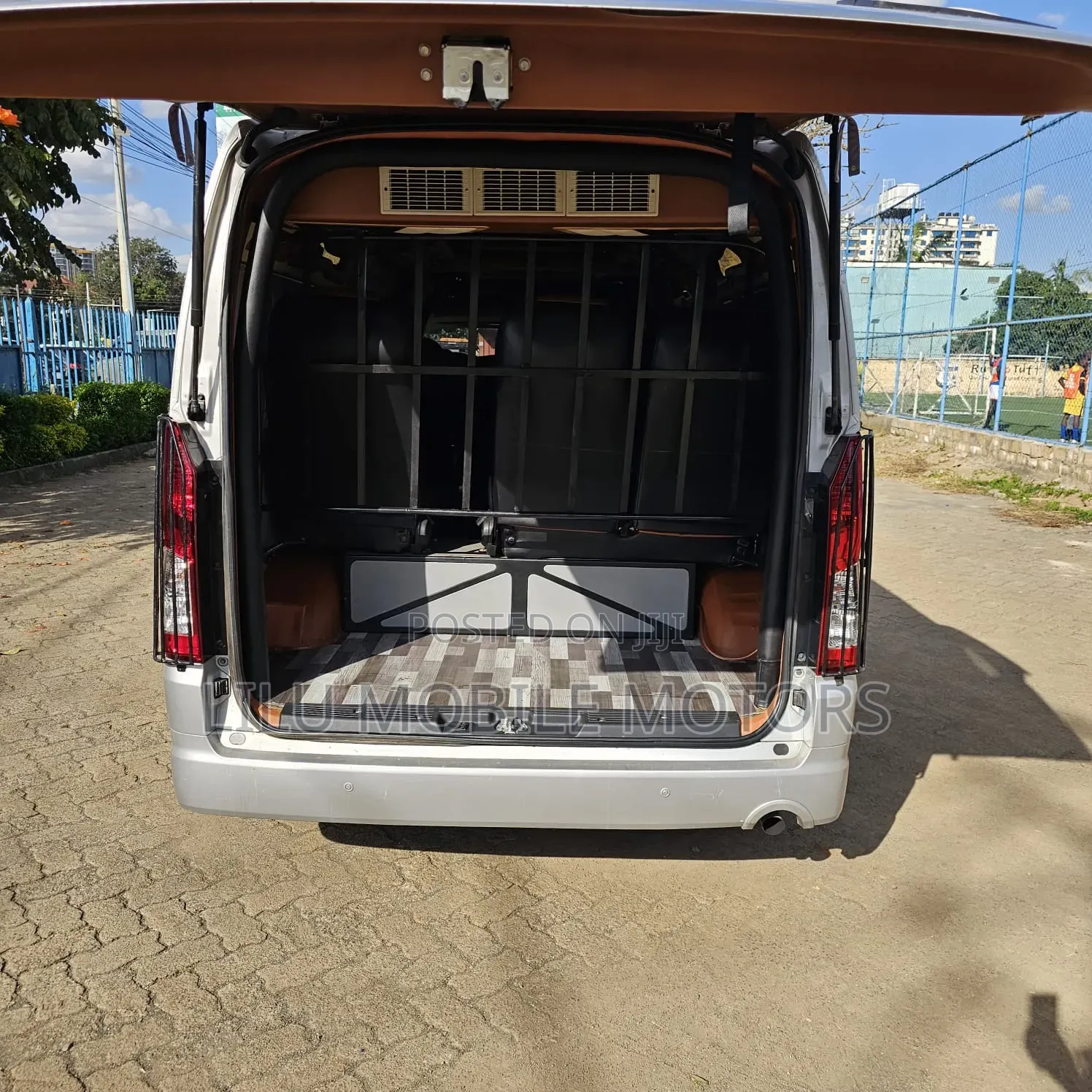 Toyota HiAce 2020 Silver