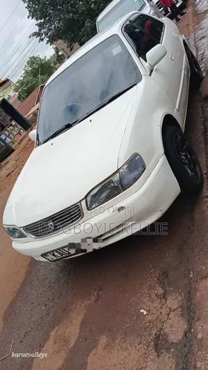 Toyota Corolla 2000 White