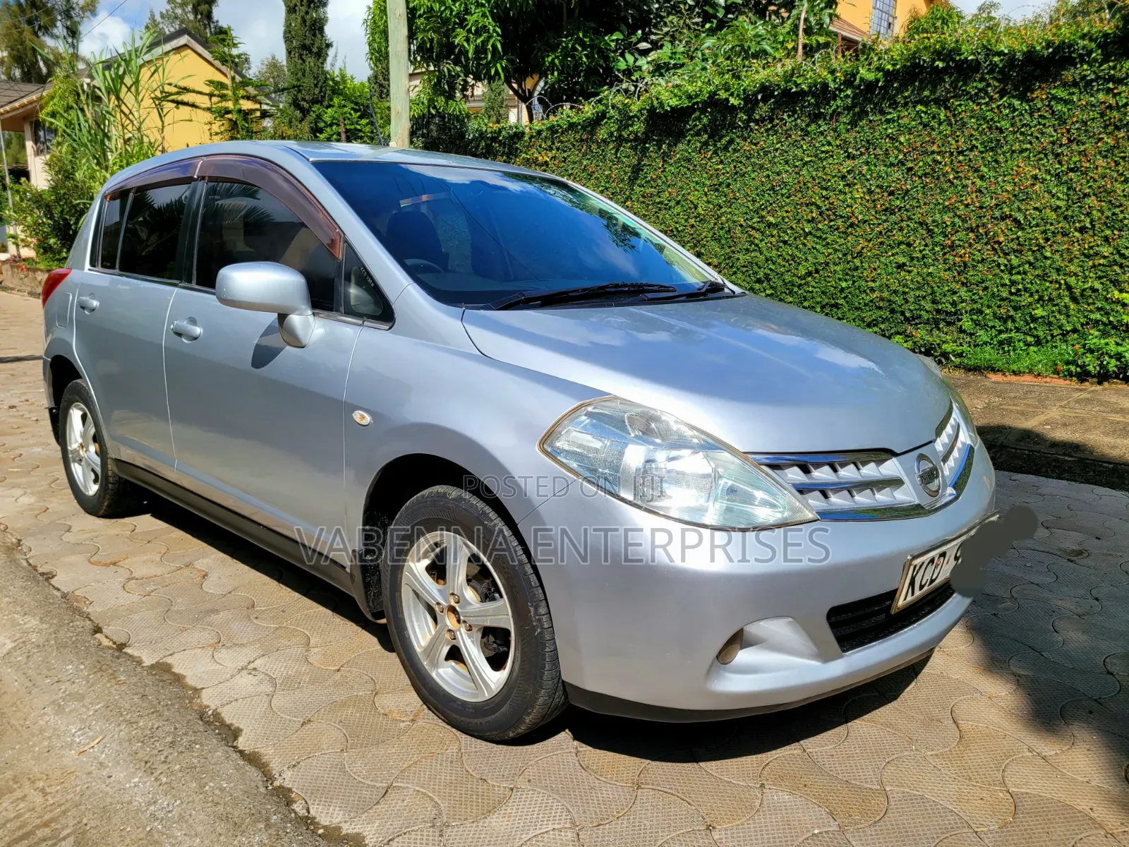 Nissan Tiida 2008 Silver