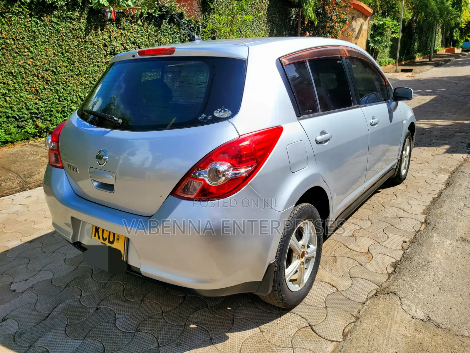 Nissan Tiida 2008 Silver