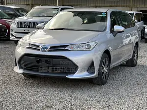 Toyota Corolla Fielder 1.5 Hybrid FWD 2020 Silver
