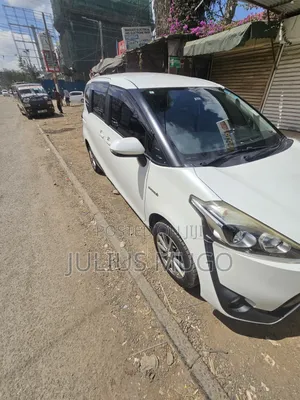 Toyota Sienta 2018 White