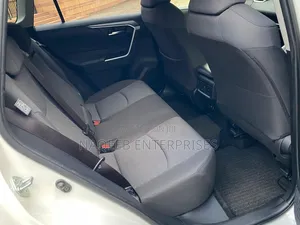 Toyota RAV4 2020 Pearl