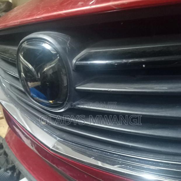 Grille Mazda Atenza