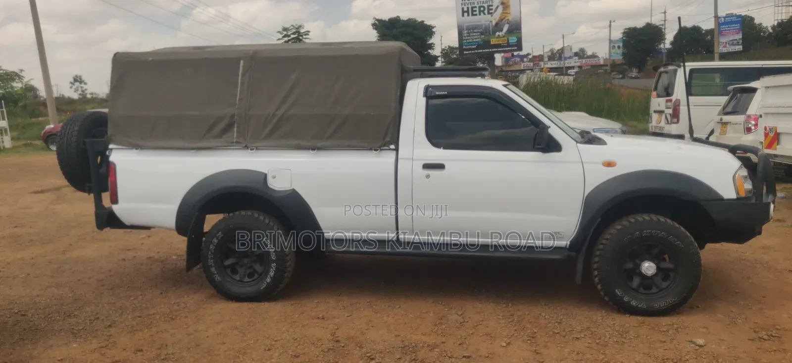 Nissan Hardbody 2010 White
