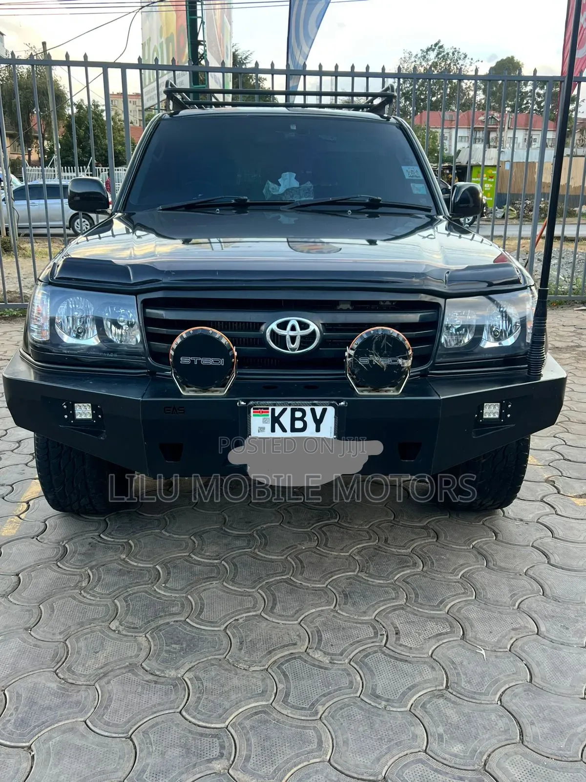 Toyota Land Cruiser 2004 Black