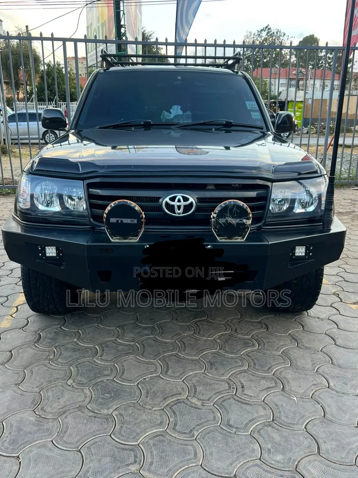 Toyota Land Cruiser 2004 Black