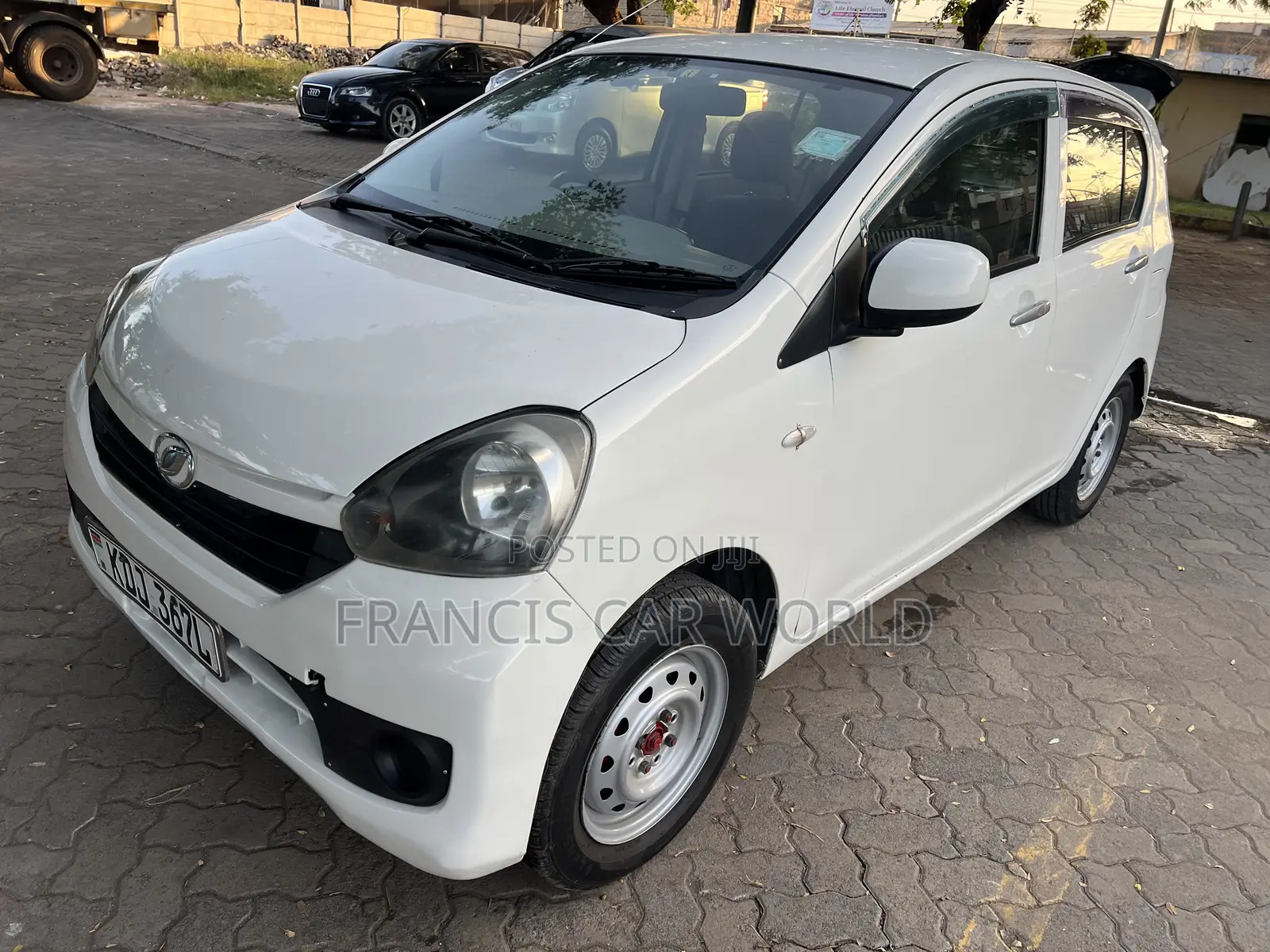 Daihatsu Mira 2015 White