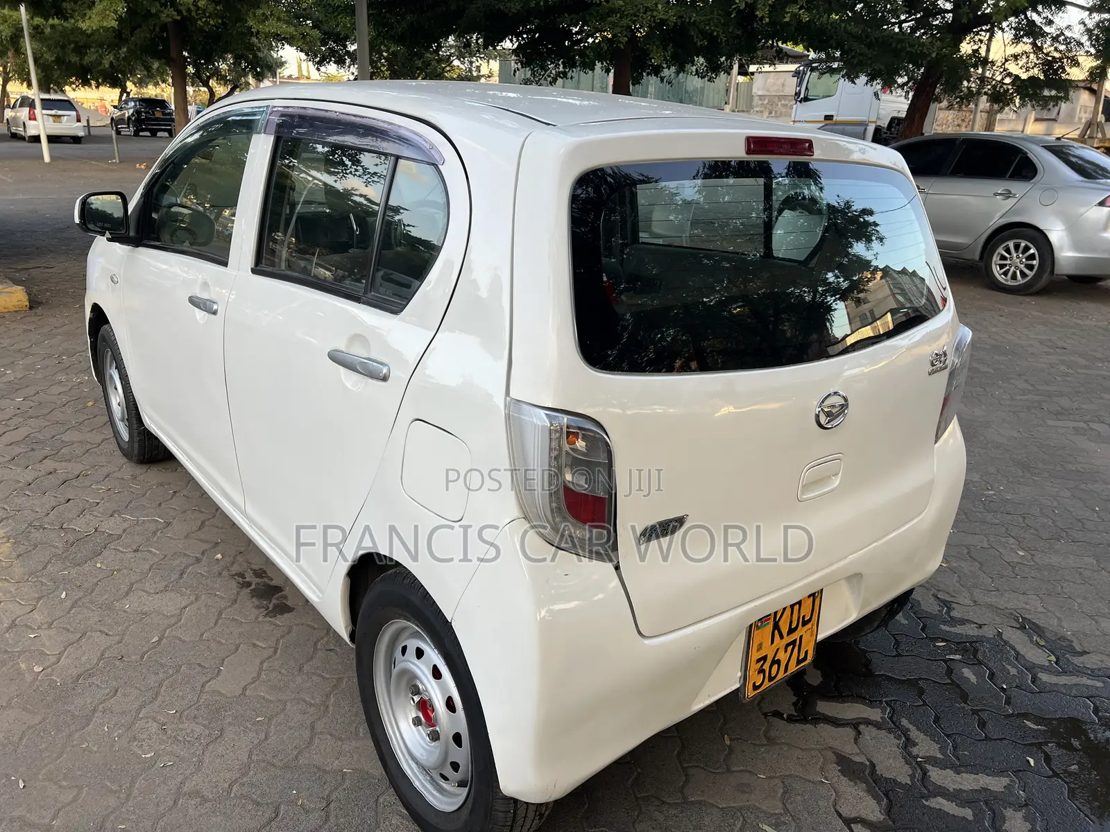 Daihatsu Mira 2015 White