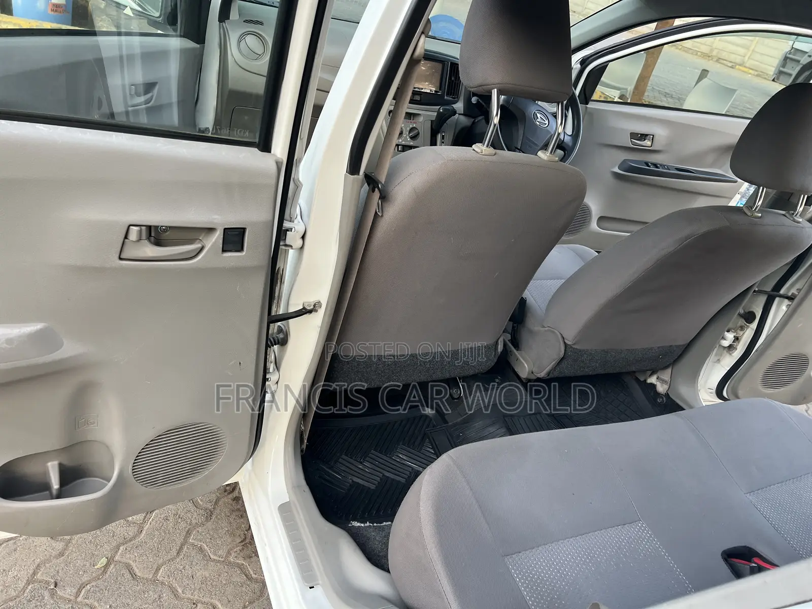 Daihatsu Mira 2015 White