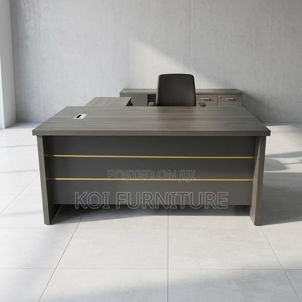 Office Desk : 1.6 Meters Solid Wood Executive Office Desk