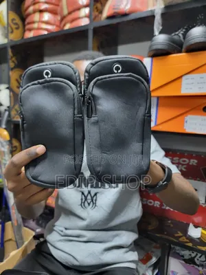 Fitness Phone Holder. Armband Gym Phone Holder