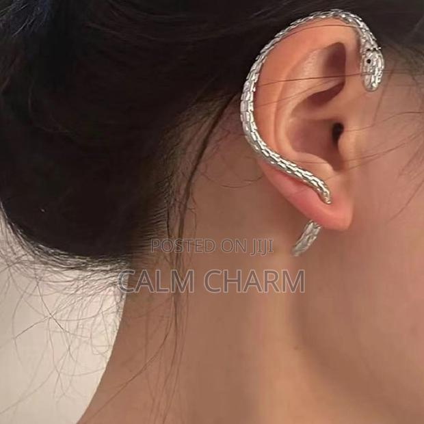 Elegant Snake Shaped Ear Cuff Earrings (Pair) Piercing Required - thumbnail 2