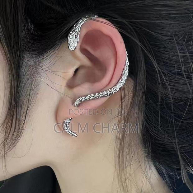 Elegant Snake Shaped Ear Cuff Earrings (Pair) Piercing Required - thumbnail 4