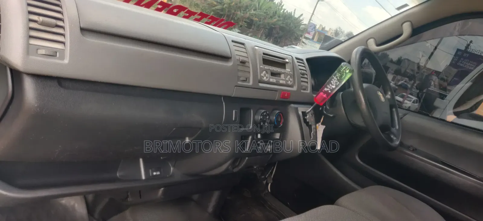 Toyota HiAce SV Premium 2013 White