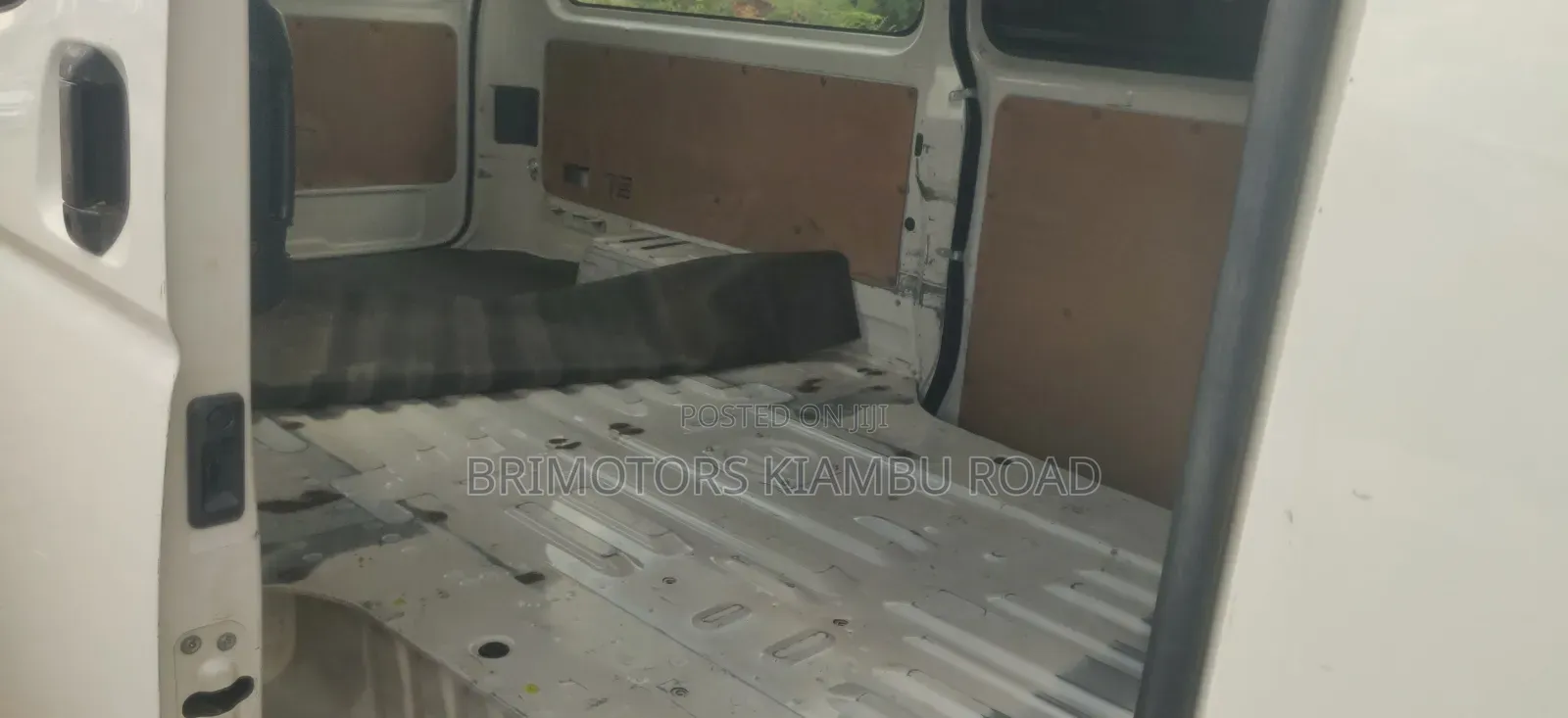 Toyota HiAce SV Premium 2013 White