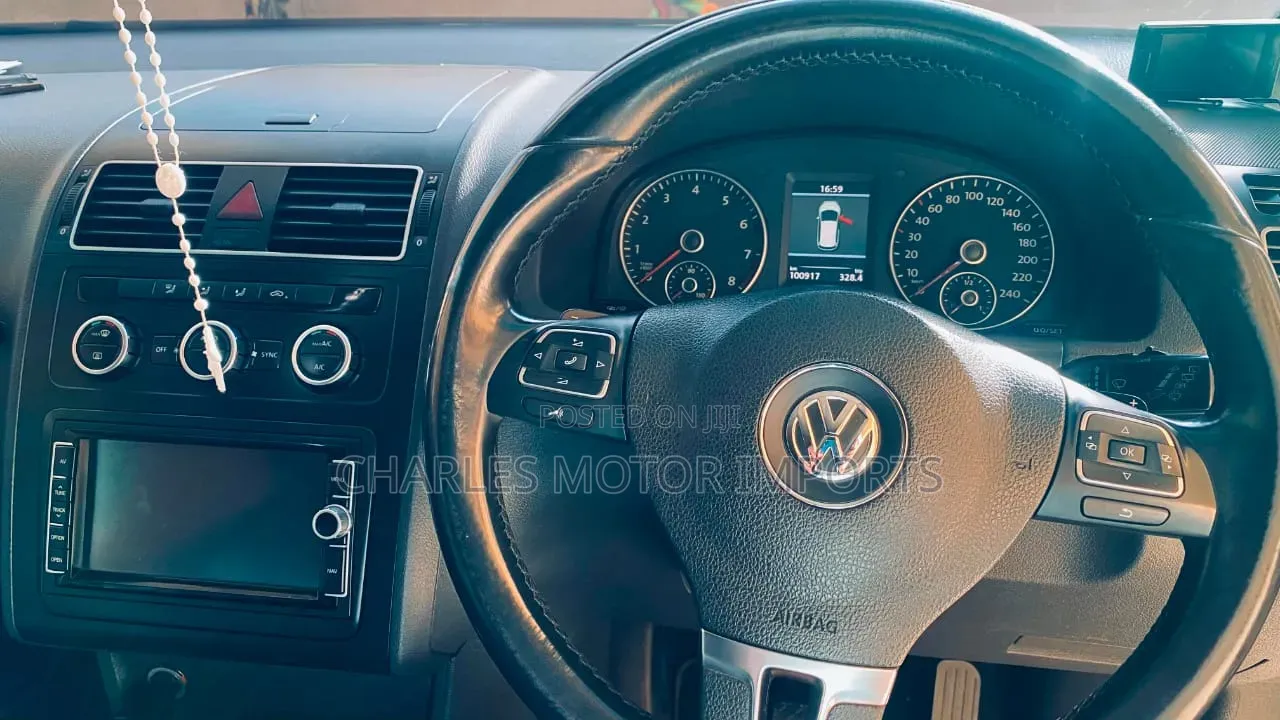 Volkswagen Touran 2015 Blue