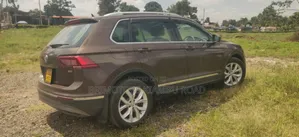 Volkswagen Tiguan 2018 Gray