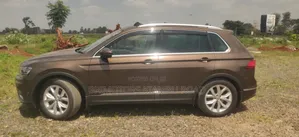 Volkswagen Tiguan 2018 Gray