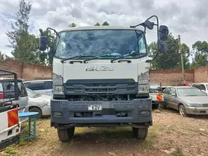 Isuzu Giga 13,578kms 7,790 Cc Manual Diesel White