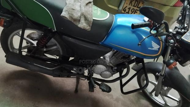 Honda CB 2025 Blue - thumbnail 2