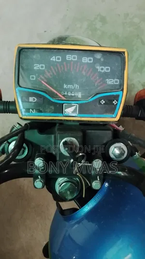 Honda CB 2025 Blue