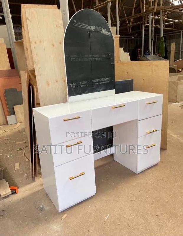 Modern Dressing Table