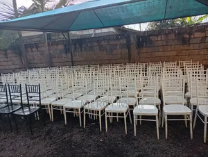 Chivari Seats
