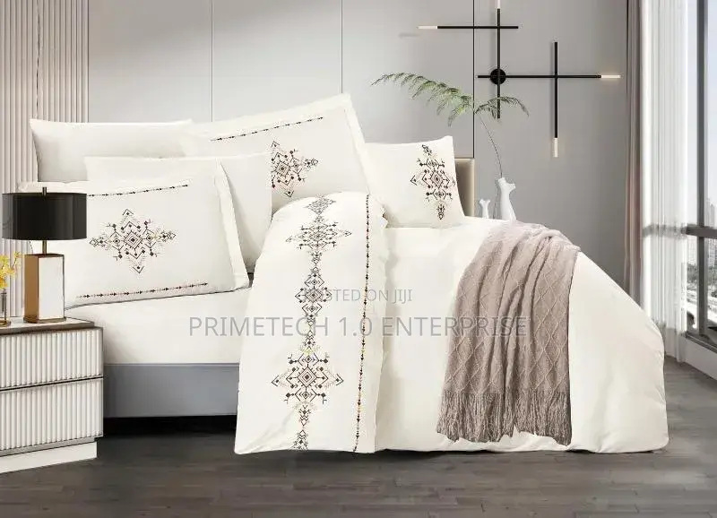 Eyptian Duvet Covers With Bedsheet and 2 Pillows