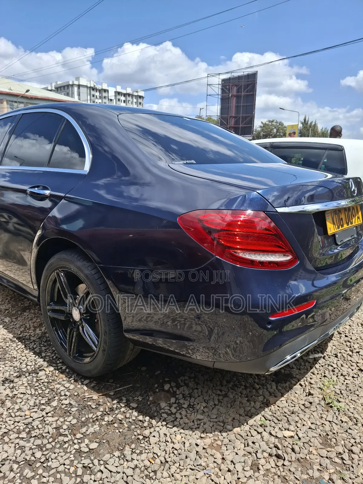 Mercedes-Benz E220 2016 Blue